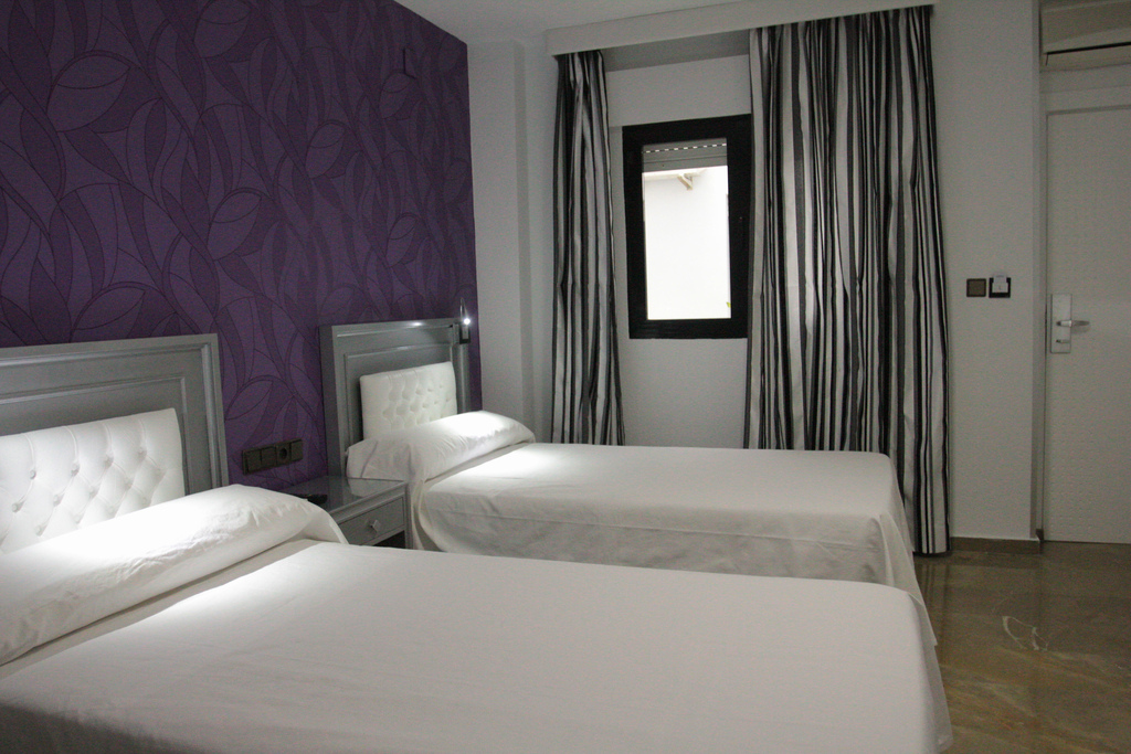 Oferta habitacion triple - Hotel en Granada Molinos 